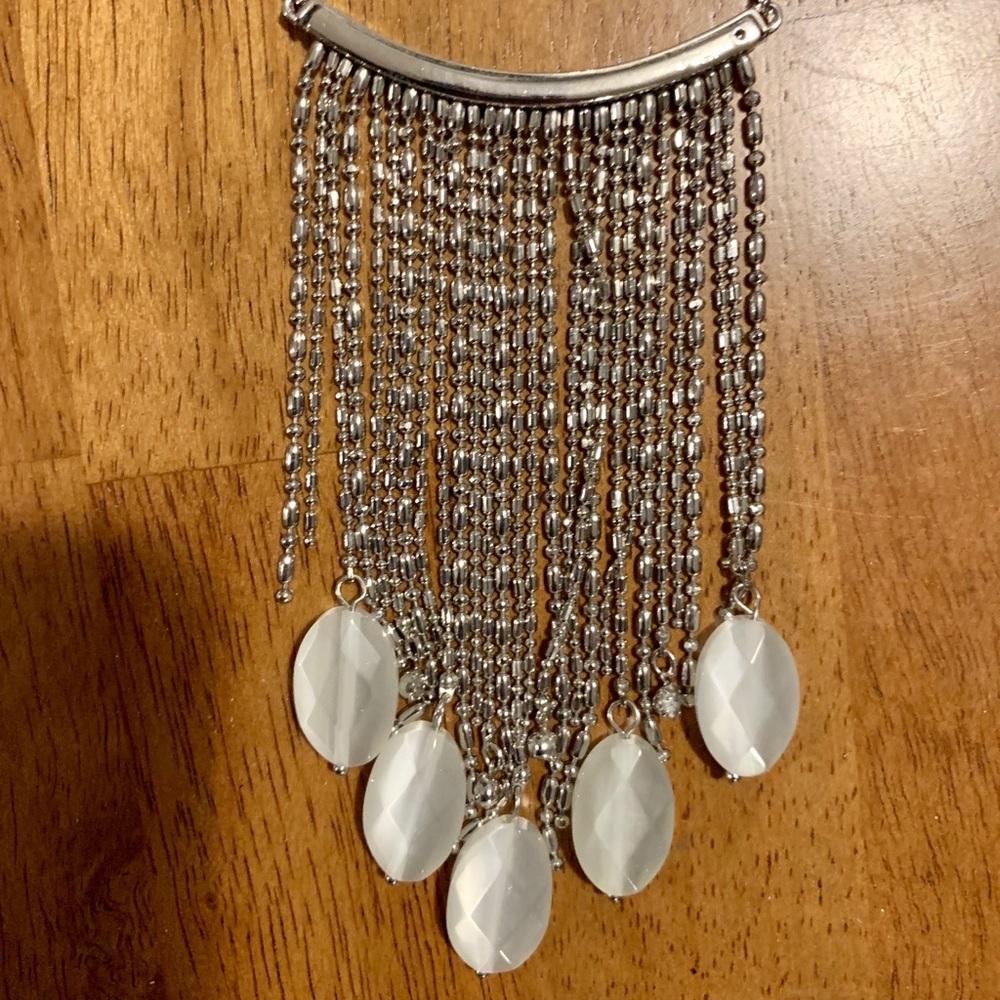 Beautiful Cache necklace - Picture 2 of 3